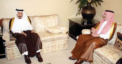 الأمير سطام يستقبل المعزين في وفاة الأميرة هيا بنت عبد العزيز