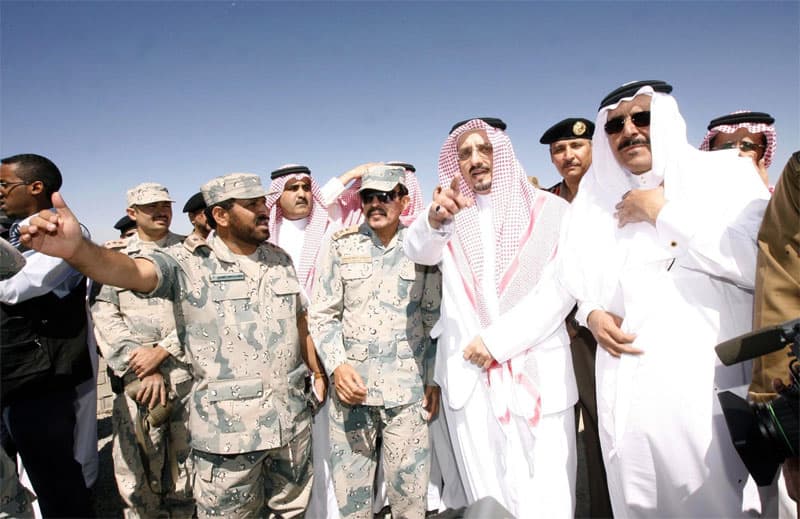 خالد بن سلطان من الميدان: نضبط حدودنا ولن نتدخل في اليمن.. واستشهد ثلاثة من رجالنا
