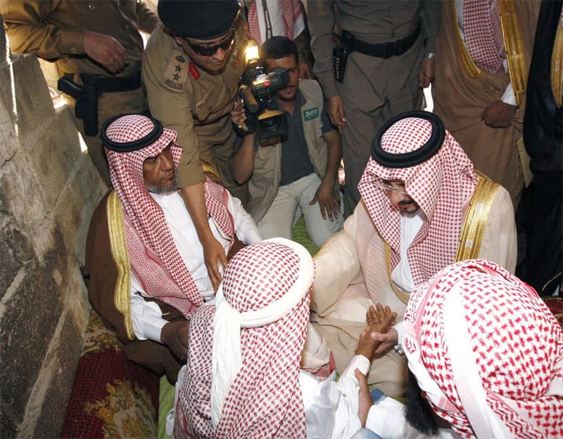 خالد بن سلطان من الميدان: نضبط حدودنا ولن نتدخل في اليمن.. واستشهد ثلاثة من رجالنا