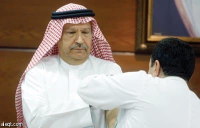 وزير الصحة يطعّم «هناء» لتطمين السعوديين.. ويبدأ الحملة بنفسه