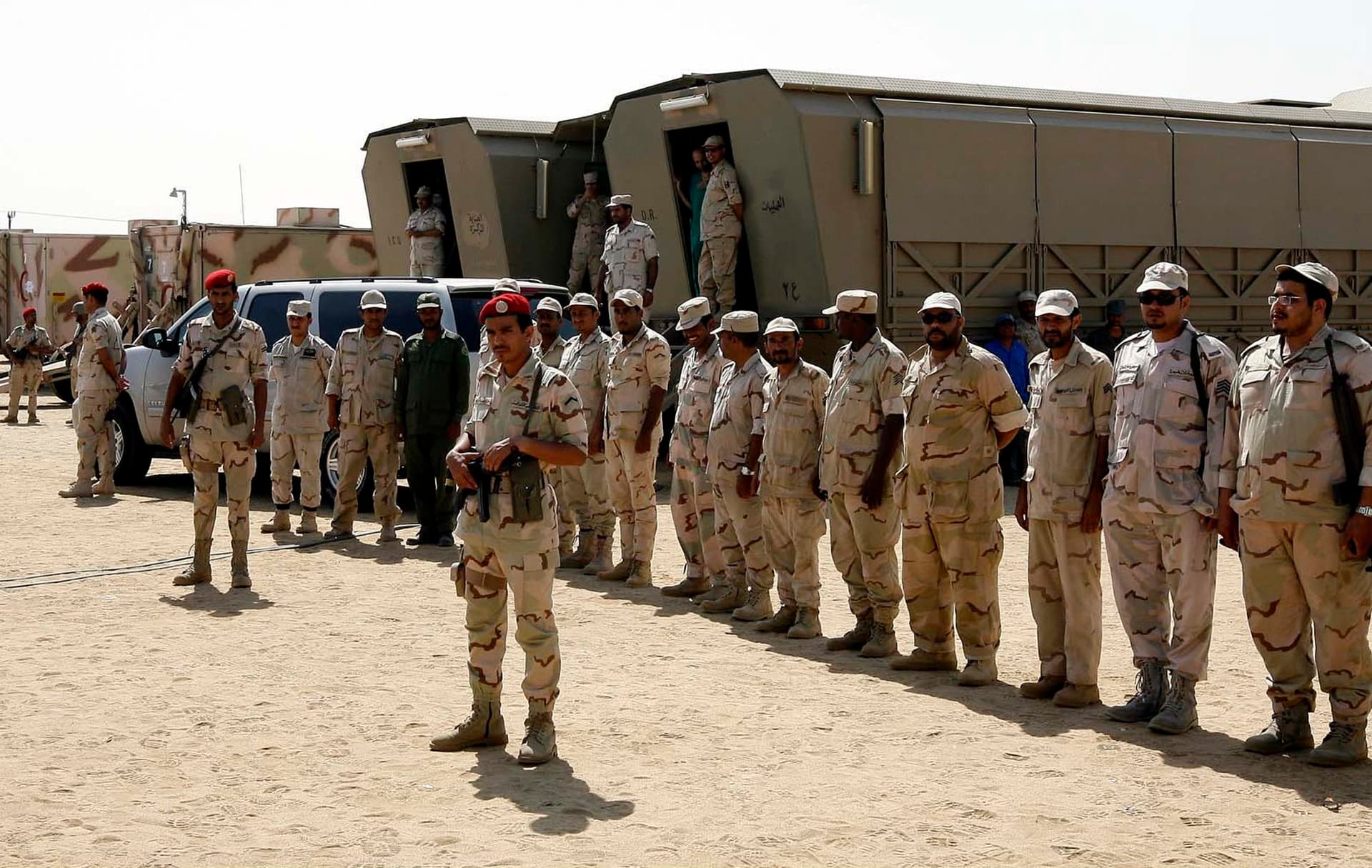 جنودنا البواسل يواصلون حماية الوطن من المتسللين جنوب غرب جازان بالقرب من الحدود مع اليمن