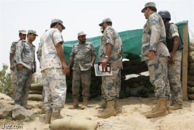ضبط 17 متسللا في حوزتهم رشاشات وقنابل يدوية و كمية من الذخائر في جازان