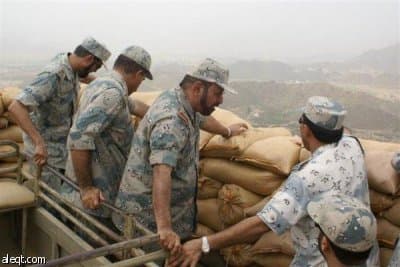 ضبط 17 متسللا في حوزتهم رشاشات وقنابل يدوية و كمية من الذخائر في جازان