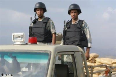 ضبط 17 متسللا في حوزتهم رشاشات وقنابل يدوية و كمية من الذخائر في جازان