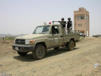 ضبط 17 متسللا في حوزتهم رشاشات وقنابل يدوية و كمية من الذخائر في جازان