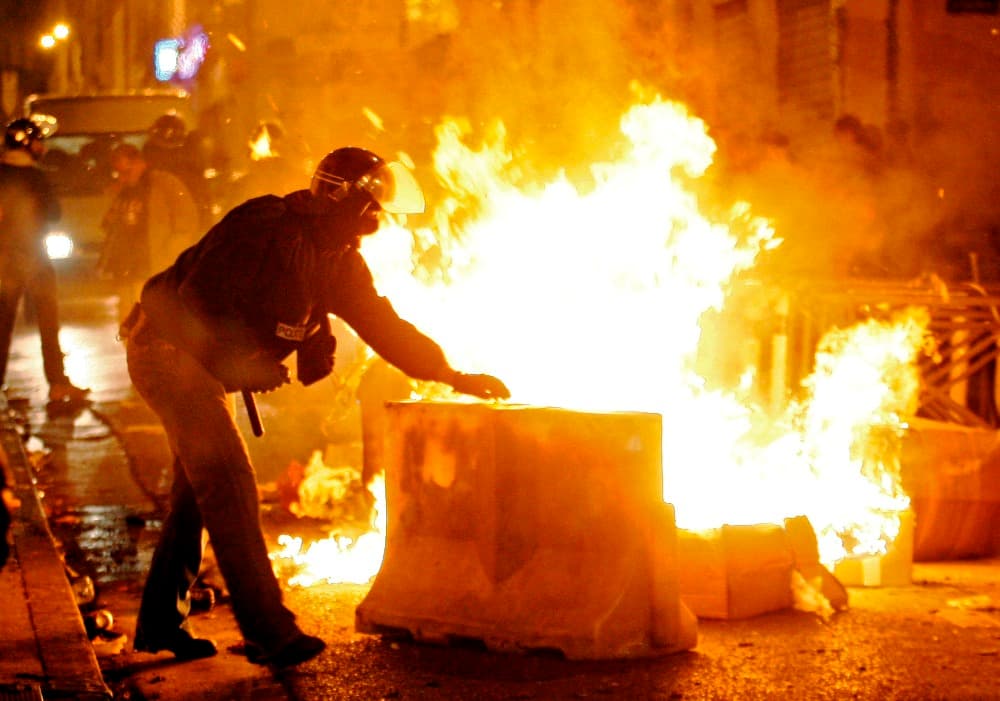 توابع مباراة مصر والجزائر.. مقاطع يوتيوب تهدد المصريين بـ"الذبح"