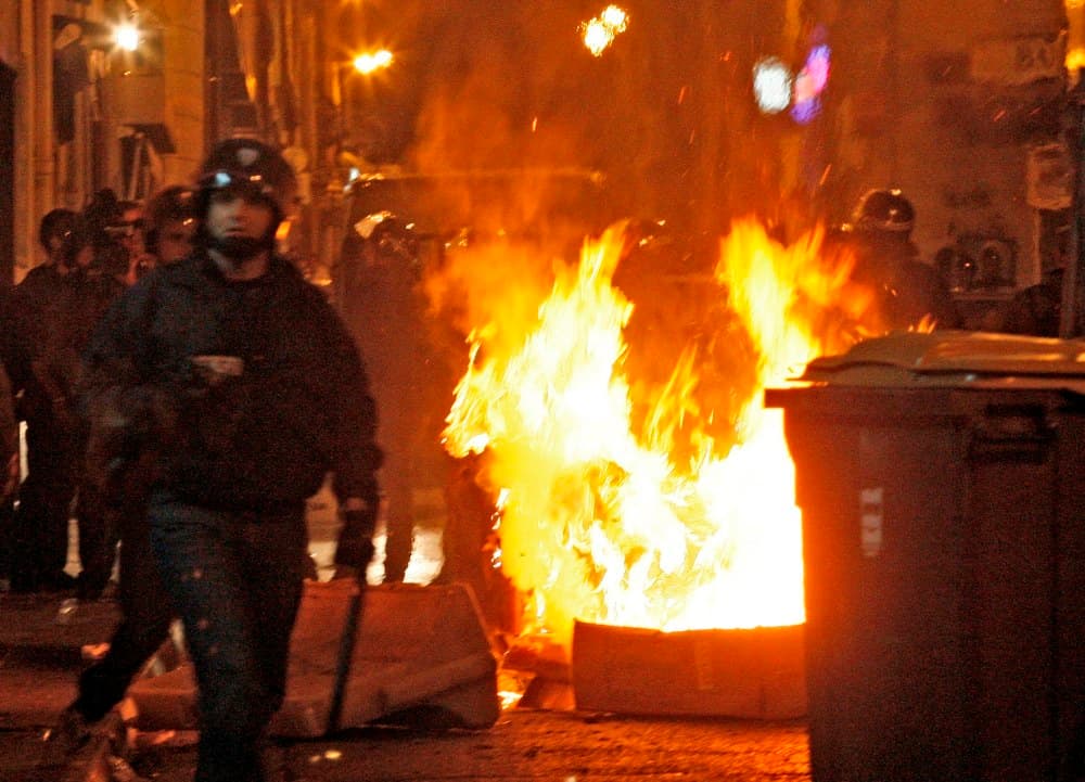 توابع مباراة مصر والجزائر.. مقاطع يوتيوب تهدد المصريين بـ"الذبح"