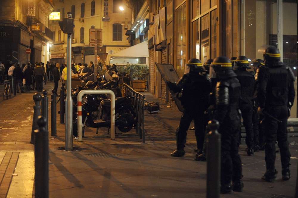 توابع مباراة مصر والجزائر.. مقاطع يوتيوب تهدد المصريين بـ"الذبح"