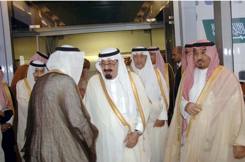 خادم الحرمين الشريفين يصل إلى جدة