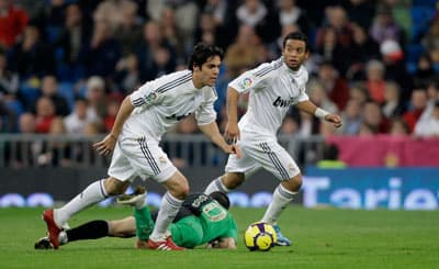 تعادل برشلونة يبقي ريال مدريد في صدارة الدوري الأسباني