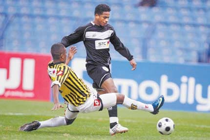 الشباب والاتحاد .. صدام يقطع الأنفاس