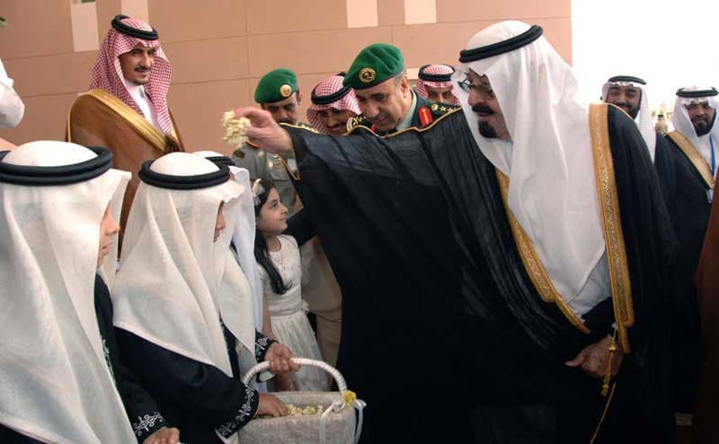 الملك يدشن أحدث مدينة طبية .. أنجزت في 11 شهرا