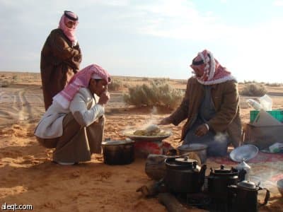 أهالي رفحاء يقضون عطلة العيد في المخيمات البرية