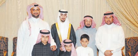 العيدي يحتفل بزواج «هشام»
