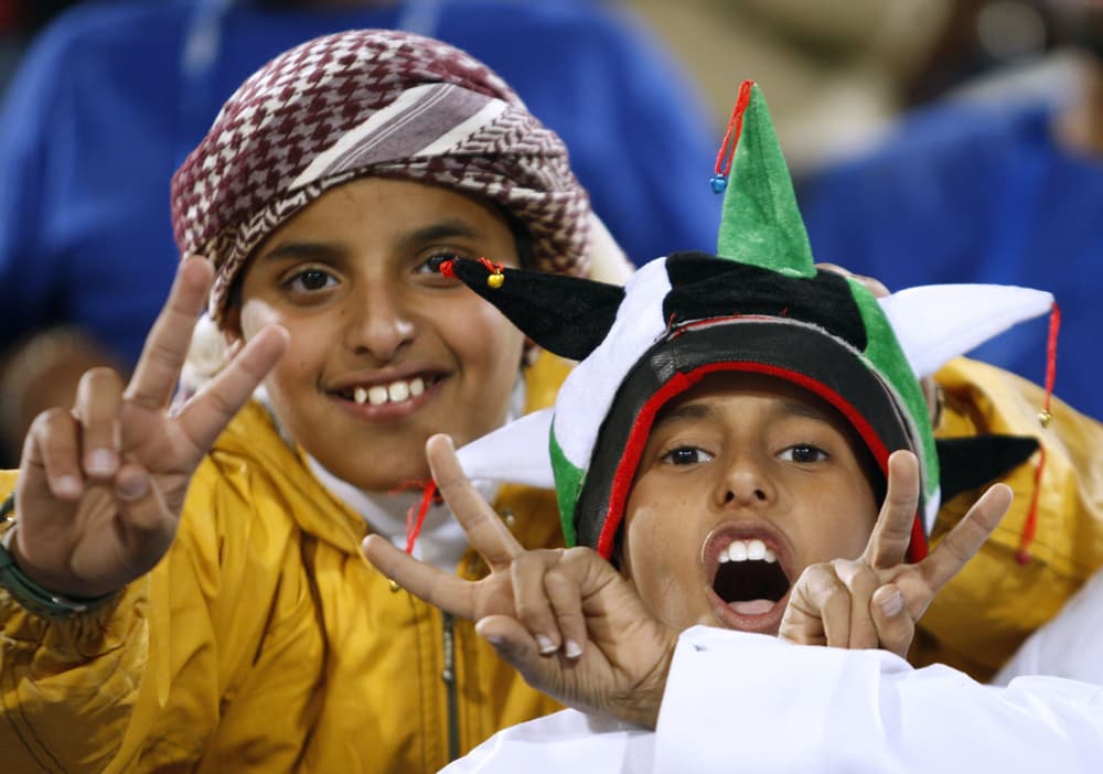 جماهير إماراتية تحضر بكثافة لمساندة الأهلي الإماراتي الذي سيقابل نادي أوكلاند سيتي في افتتاح كأس العالم للأندية المقام على ملعب 