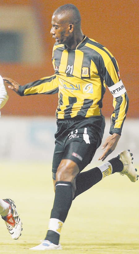 الهلال والاتحاد .. لهيب «كلاسيكو السعودية» يحرق القلوب