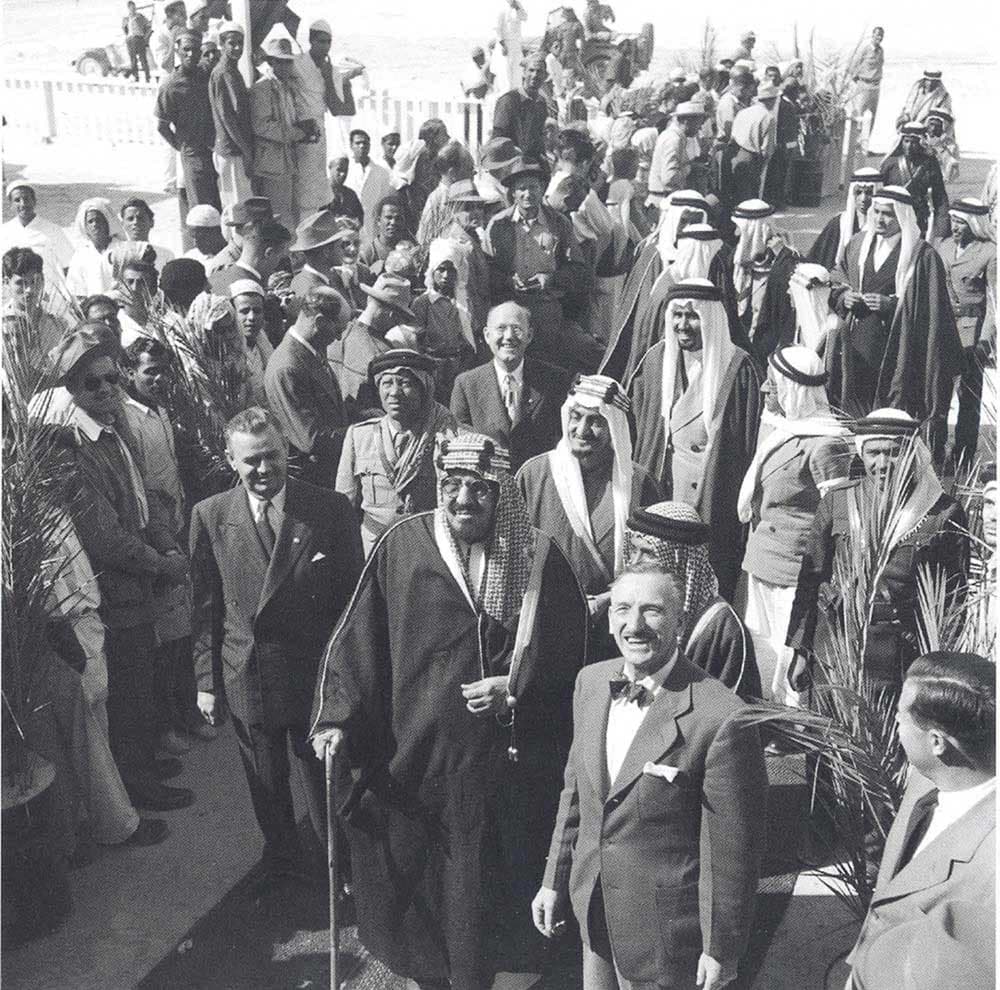 الأمير سلطان بن سلمان يفتتح معرض المصور الإيطالي إيلو باتيجيللي غداً السبت