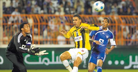 الاتحاد يسرح لوسيانو ويفاضل بين بوشروان والشرميطي