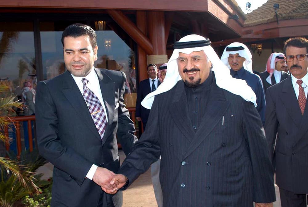 سلطان الخير على أرض الوطن