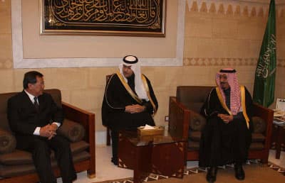 أمير الرياض يستقبل رئيس مجلس النواب السنغافوري