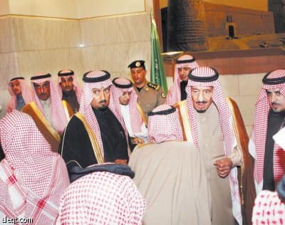 قصر الحكم يتوهج بأمير الرياض.. وأبوابه تفتح للمهنئين