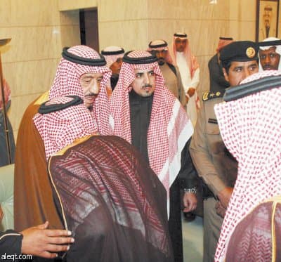 قصر الحكم يتوهج بأمير الرياض.. وأبوابه تفتح للمهنئين