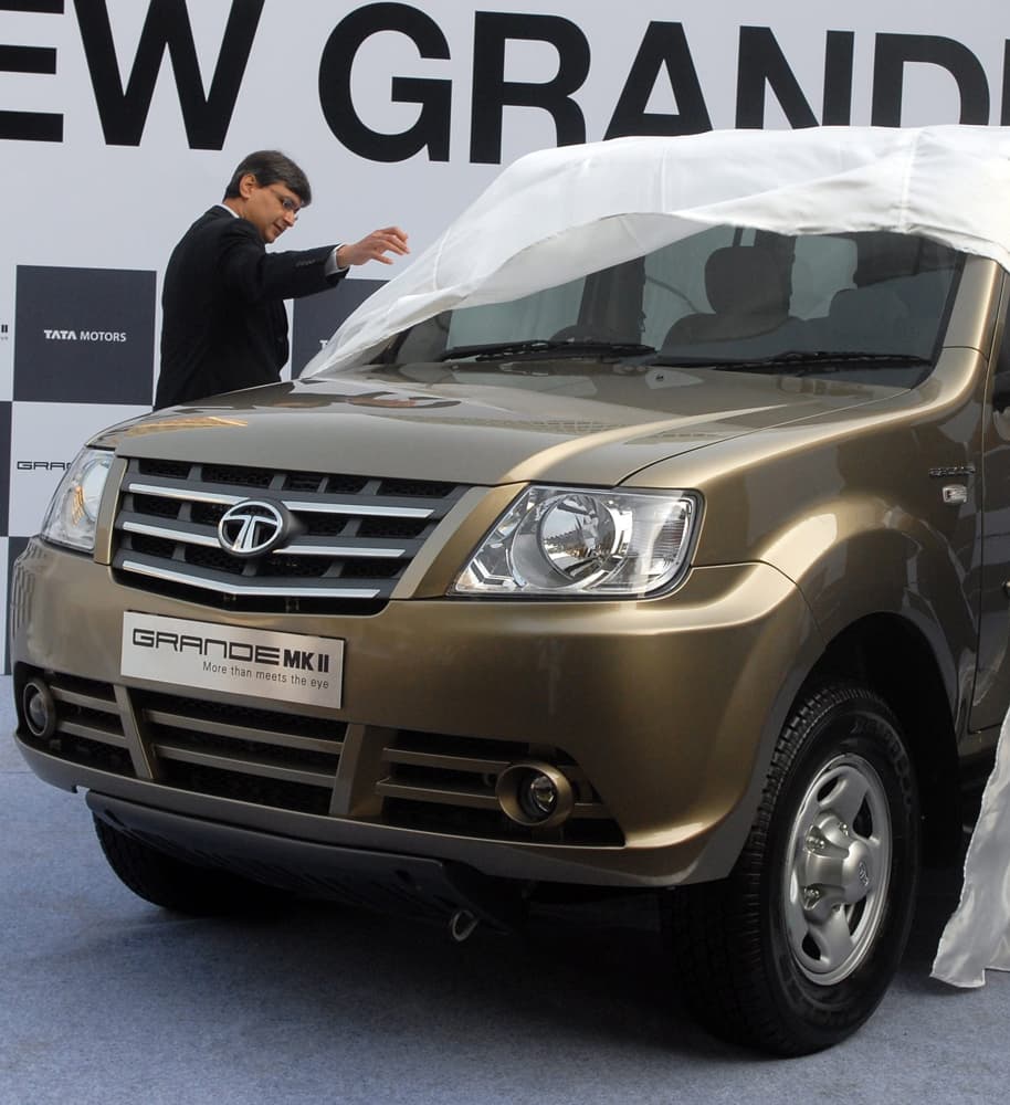 تاتا موتورز الهندية تكشف النقاب عن السيارة  The Grande Mark II في مومباي بسعر يبدأ بـ9،366.06 يورو.