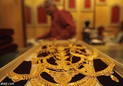الذهب يرتفع متجاوزا 1130 دولارا قبيل قرار الفائدة الأمريكية