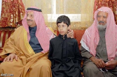 مساعد وزير الدفاع والطيران يعزي في الشهيدين العبيد والجحدلي