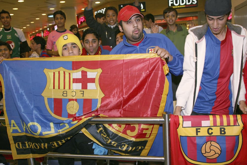 تعادل تاريخي لكاظمة مع برشلونة 1-1