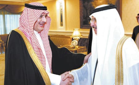برامج المجتمع على طاولة سلطان والعثيمين