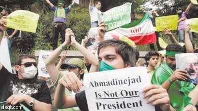اعتقالات خلال مواجهات عنيفة بين الشرطة وأنصار المعارضة في طهران