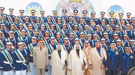 «التايفون» تظهر بحضور ولي العهد