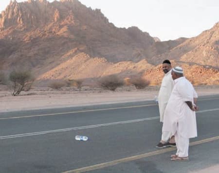 ظاهرة جيولوجية تثير جدلا في المدينة.. ومكانها يتحول إلى مزار سياحي