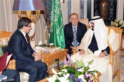 خادم الحرمين الشريفين يستقبل وزير خارجية تركيا