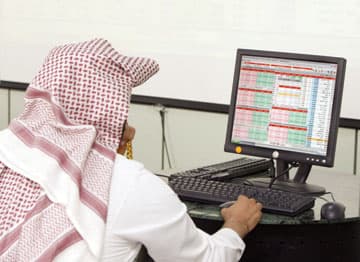 قطاع المصارف والخدمات المالية يقود السوق السعودية إلى كسب 37 نقطة