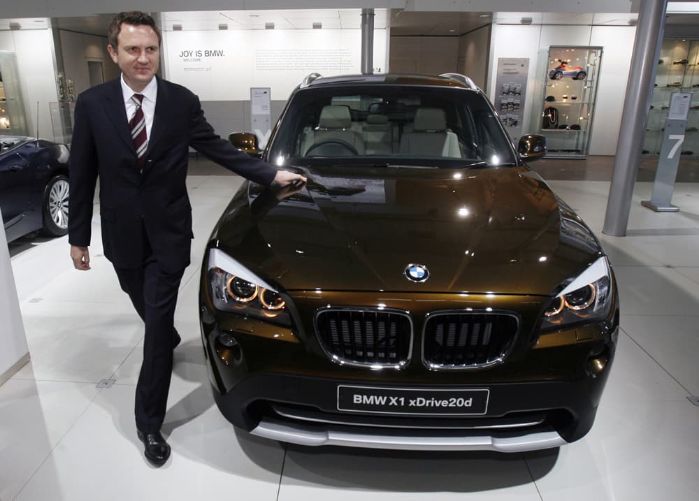 السيارة بي ام دبليو "BMW X1 xDrive20d" تظهرفي  معرض نيودلهي للسيارات.