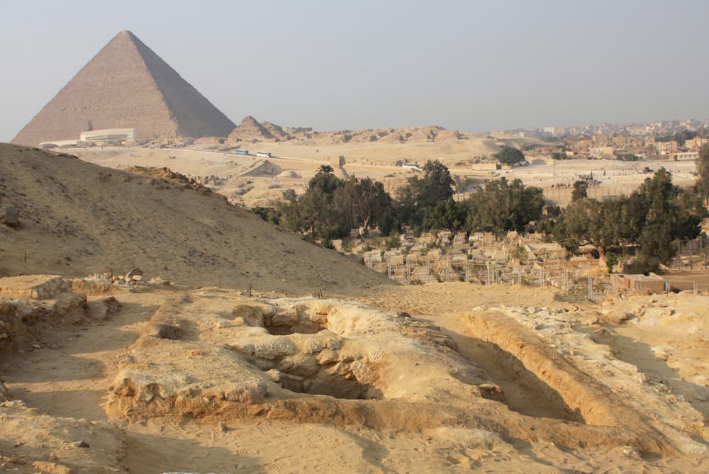 اكتشاف جديد في مقابر عمال بناء الهرم الأكبر تؤكد إنهم كانو أحرارا