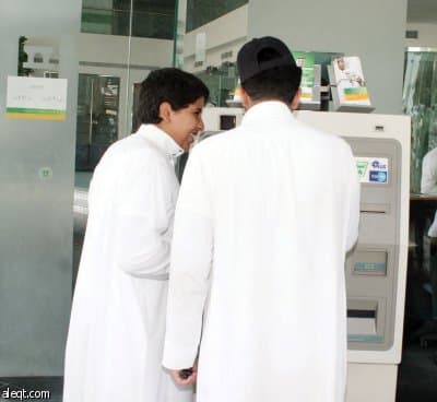 تقليص المعروض من فئة 200 ريال.. ومؤسسة النقد تؤكد عدم إلغائها