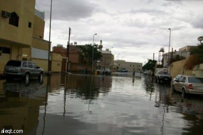 أمطار غزيرة على المدينة وتبوك والجوف و حائل .. وتوقف الملاحة البحرية في جدة تحوطا