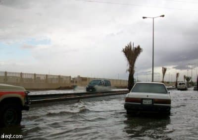 أمطار غزيرة على المدينة وتبوك والجوف و حائل .. وتوقف الملاحة البحرية في جدة تحوطا