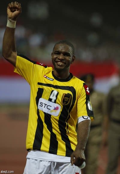 رضا تكر..من محترف عالمي إلى "هاوي"