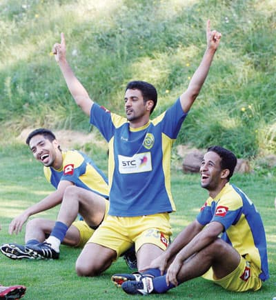 النصر يكرم الواكد ويشكو رزاق