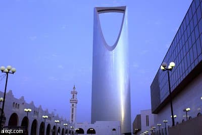 الشرطة  تتعقب شخصا زعم وجود قنبلة في برج المملكة