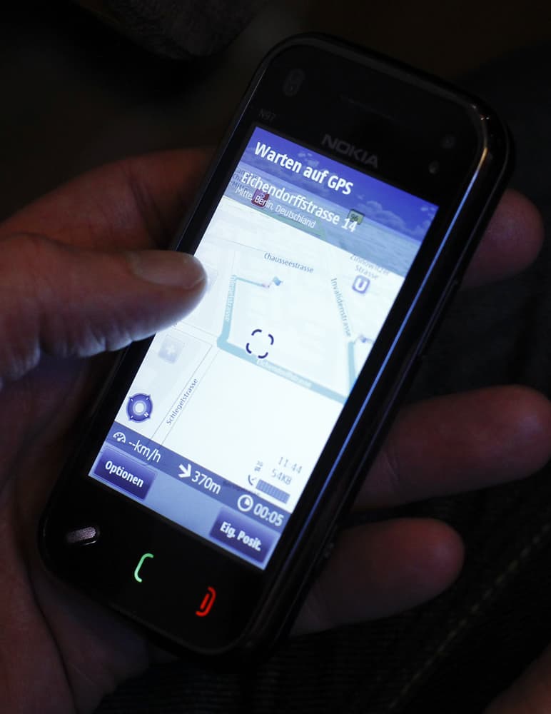 نوكيا تصدر تطبيق مجاني خاص للخرائط   Nokia's Ovi Maps free maps خلال مؤتمر صحافي في برلين.