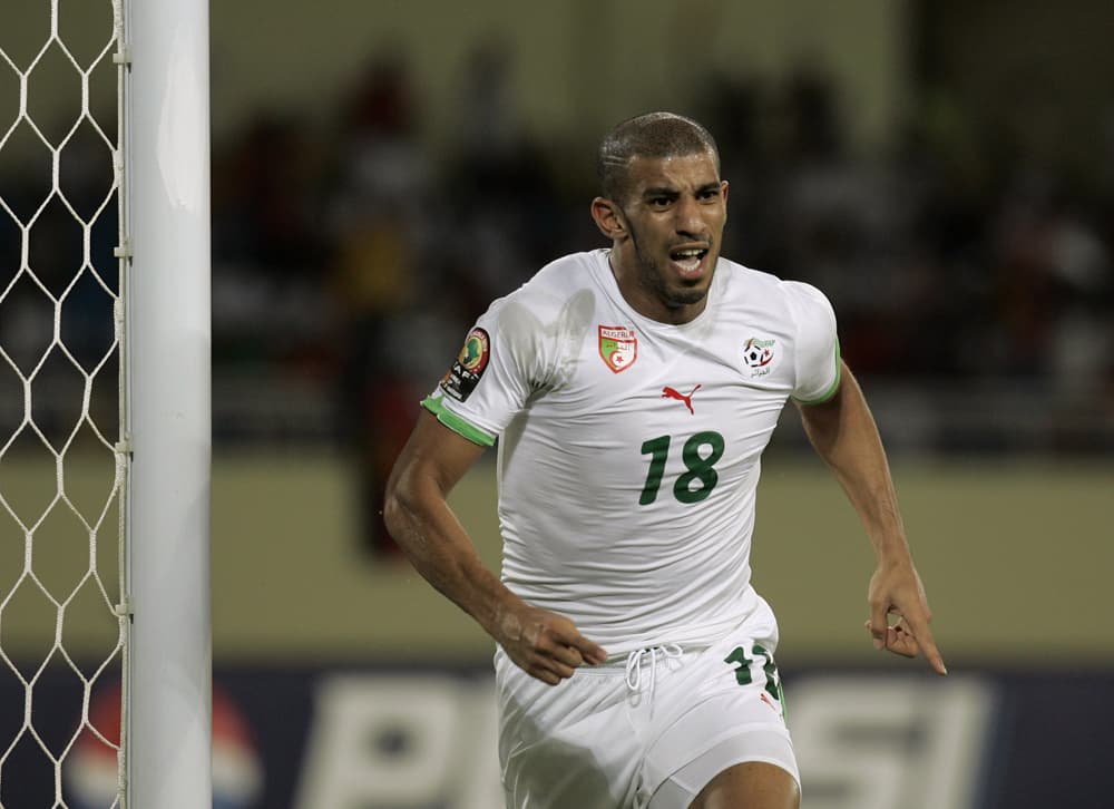 احتفالات مشجعو الجزائر وصلت مرسيليا جنوب فرنسا  بعد فوز الجزائر على ساحل العاج في الربع النهائي لبطولة كأس الأمم الإفريقية في أن