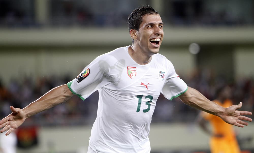 احتفالات مشجعو الجزائر وصلت مرسيليا جنوب فرنسا  بعد فوز الجزائر على ساحل العاج في الربع النهائي لبطولة كأس الأمم الإفريقية في أن