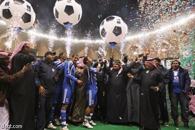 الهلال يتوج بكأس دوري زين