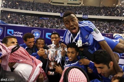 الهلال يتوج بكأس دوري زين