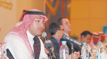 «النقل الجماعي» تدخل منافسة القطارات والمترو بشراكة فرنسية